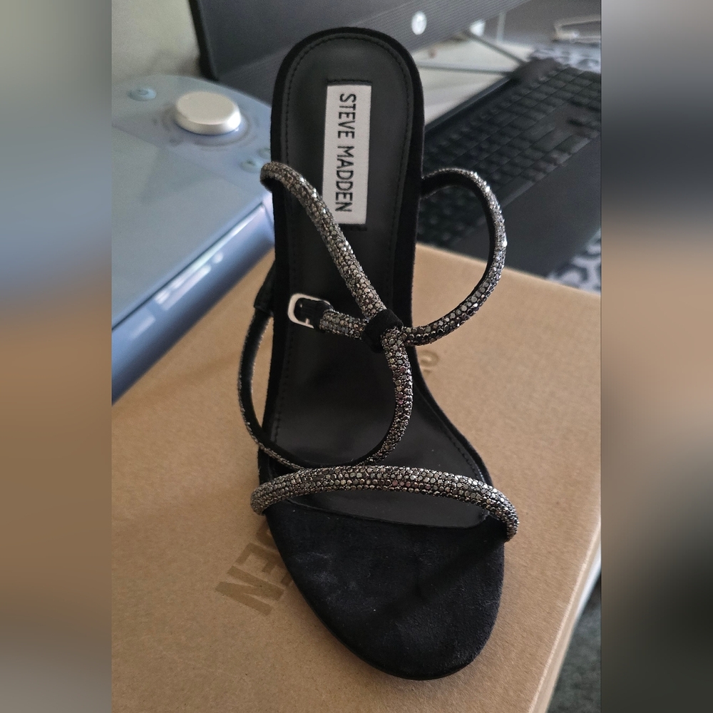 BRAND NEW Steve Madden Black Sparkly Heels